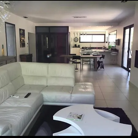 Lirou Holiday home